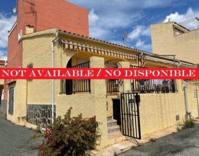 LJ00167 – 1 bedroom, 1 bathroom end-terrace property located in Parque Arga, Urb. La Marina